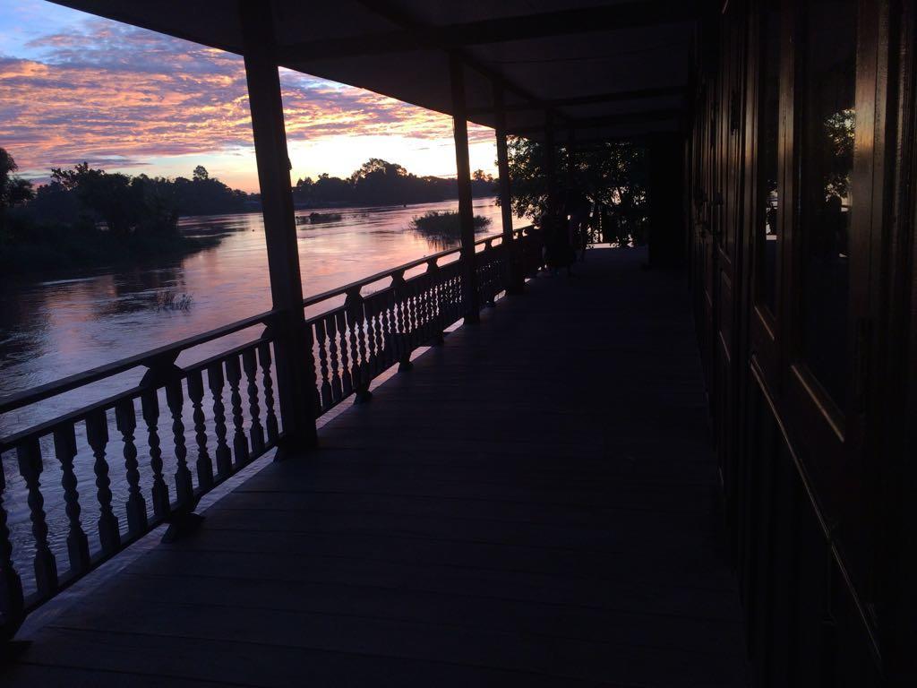 Riverside Bungalow Otel Ban Dondét Dış mekan fotoğraf